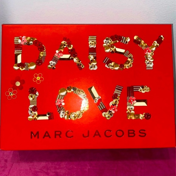 Other - Marc Jacobs Daisy Love Gift Set